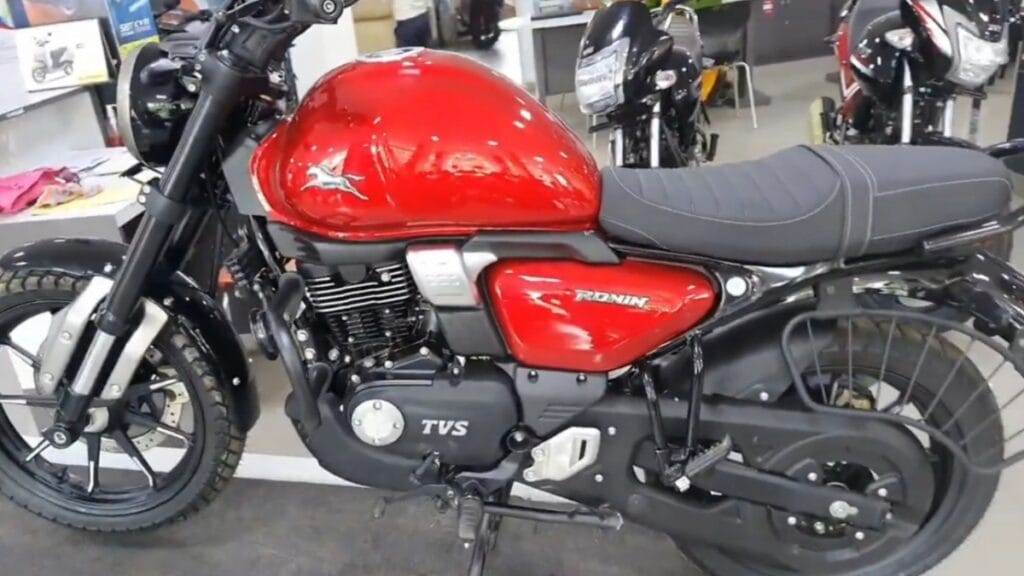 TVS Ronin: बाजार में Royal Enfield को टक्कर देने वाली दमदार बाइक, कीमत की जानकारी